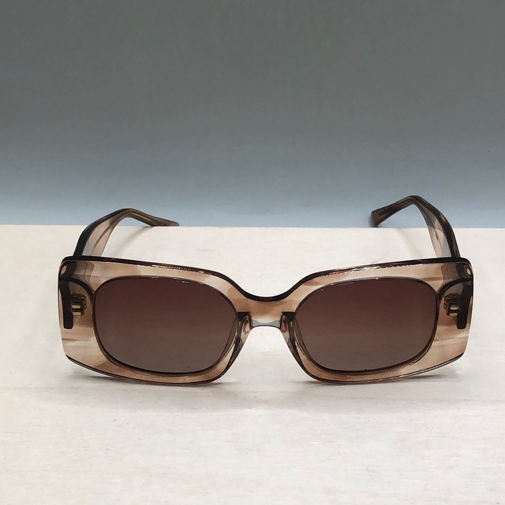 Eleventh Hour Maryssa Sunglasses Oversized Square Trendy Look Polarized